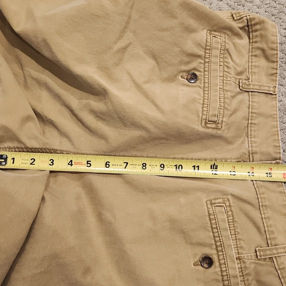 Men's Tan Flat Front Shorts. 36
